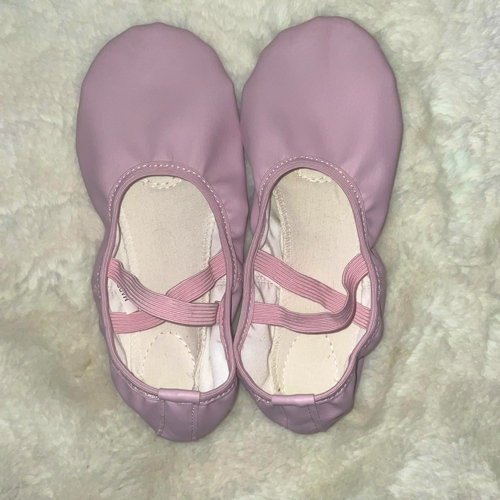 Ballet shoes for girls